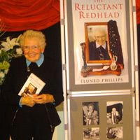 Eluned Phillips - noson cyhoeddi ei hunangofiant