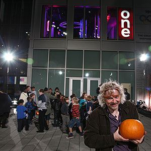 Marty Jopson and pumpkin