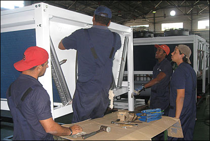 Trabajadores cubanos (Foto:Raquel Pérez)