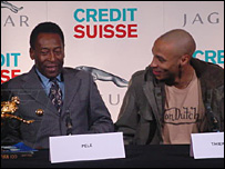 Pelé e Henry em evento da Fifa