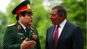 Panetta và người đồng cấp Việt Nam Phùng Quang Thanh