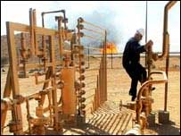 Irak'da petrol tesisi