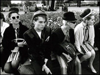 Jovens britânicos fotografados por McKell em Essex em 1979 (© immprint)