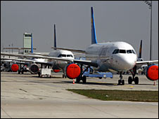 Aviones varados en aeropuertos