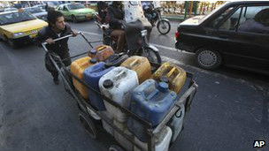 制裁给伊朗经济