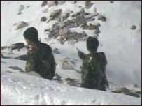 Imagem do vídeo, mostrando supostamente soldados chineses