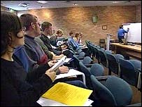 大学教师们认为校方有钱可以给教师涨工资