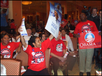 Militantes pró-Obama fizeram ruidosa defesa de seu candidato