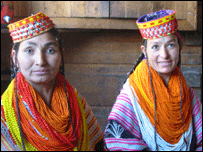 چترالی خواتین اپنی خوبصورتی اور مخصوص لباس کی وجہ سے بھی 