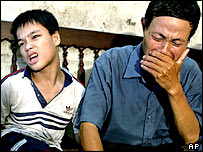 Ông Nguyễn Văn Quý với đứa con 17 tuổi ở Hải Phòng