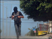 Homem armado em Gaza