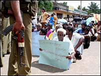 Tamils protesting abduction of a PLOTE leader by LTTE in Vavuniya