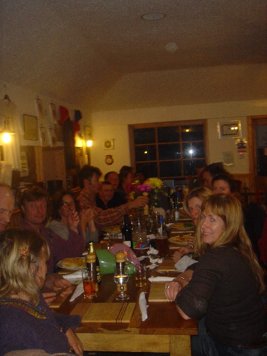 Byron Darnton Pub, Sanda