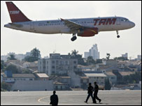 Polícia Federal inspeciona pista de Congonhas Foto: AP