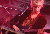 Radio Luxembourg sy'n perfformio ar nos Sadwrn yr wyl