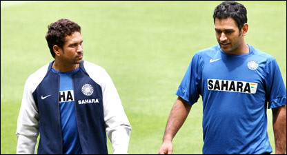 सचिन तेंदुलकर और धोनी