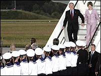 Başkan Bush ve eşi Laura Almanya'ya varıyor