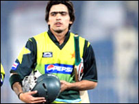 نیروبی دورے پر فواد عالم نے ٹرپل سنچری بنائی 