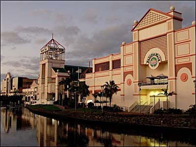 مرکز خرید بهشت،‌ گلد کوست