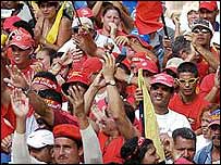 Chavez'i destekleyenlerin bir gösterisi 