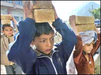 ابھی بھی دور دراز علاقوں میں امداد نہیں پہنچ پائی ہے 