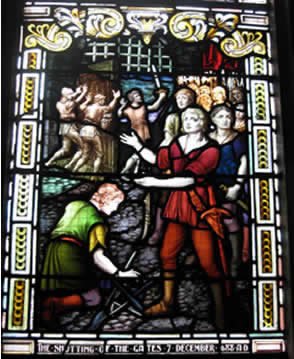 Shutting of the Gates, stained glass window, Guildhall, Derry