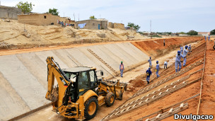 Obras em angola