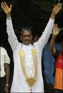Sarath Fonseka during the election campaign
