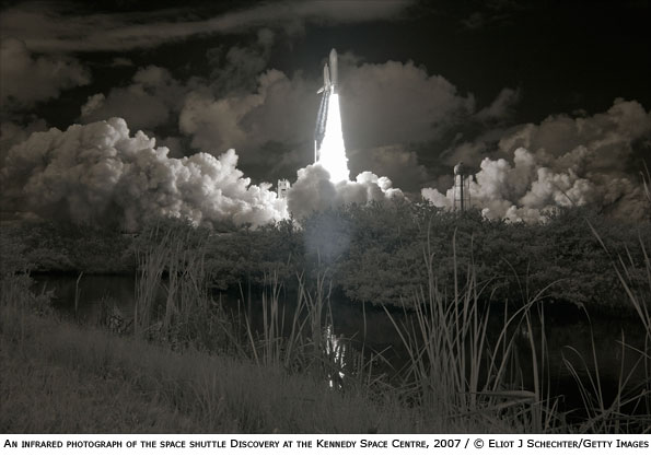 Infrared photograph of a space shuttle launch