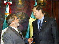 Luiz Inácio Lula da Silva com o presidente mexicano, Vicente Fox, em Monterrey (foto: Ricardo Stuckert/ABr)