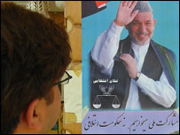 Hamid Karzai'nin seçim posteri