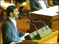 محمود احمدی نژاد هنگام سخنرانی در اجلاس غيرمتعهدها - عکس از خبرگزاری فارس