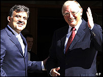 Turecký premiér Recep Tayyip Erdogan s Günterem Verheugenem