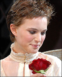 इंग्लैंड का राष्ट्रीय फूल लाल गुलाब है