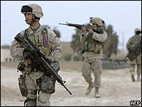 Hadisa'da devriye gezen Amerikan askerleri