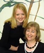 Fflur Wyn a Helen Wyn - enillwyr y Ddeuawd Operatic.