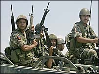 Soldados libaneses chegam ao sul do país