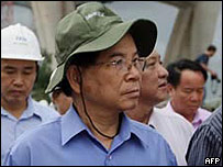 Chủ tịch Nguyễn Minh Triết tới thăm hiện trường vụ sập cầu Cần Thơ