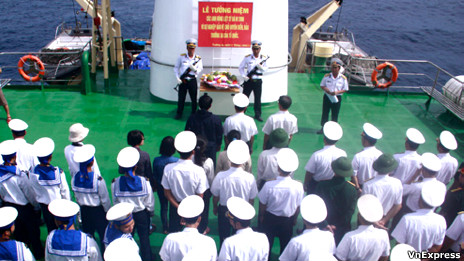 Hình ảnh lễ tưởng niệm (ảnh của VnExpress)