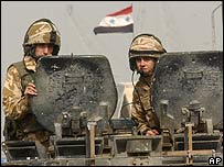 Irak'ta görev yapan İngiliz askerleri