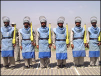 کارکنان مين روبی در افغانستان