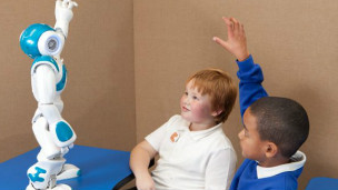 研究发现,自闭症患儿更容易和机器人相处、交流