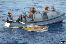 Brazilian Navy officers recovering debris from Air France flight 447 (Image: HO/AFP/Getty Images)