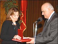 Presidenti Moisiu dekoron BBC në shqip