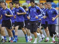 Jogadores gregos treinando em Portugal