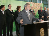 Lula anunciando novo ministério em março (Foto: Domingos Tadeu/ PR)