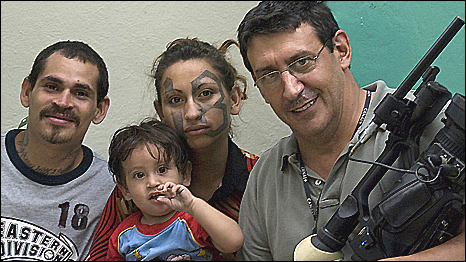 Christian Poveda and gang members in El Salvador