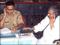 पूर्व मंत्री जमुना निषाद - थाने में 