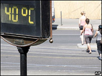 Termômetro de rua durante onda de calor na Hungria, em julho