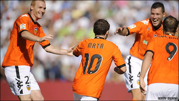 Valencia celebrate scoring against Hercules